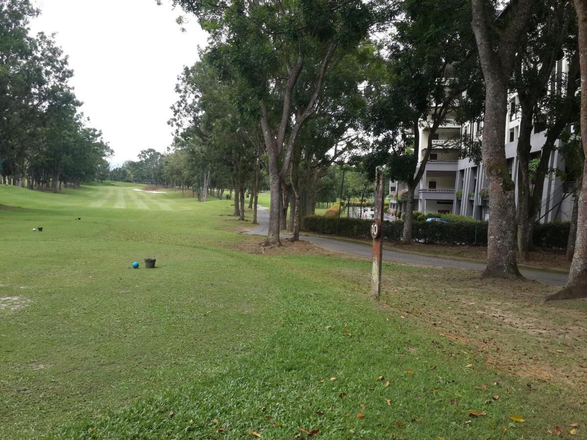 Pulai Spring Resort Kampung Kangkar Pulai Exterior foto